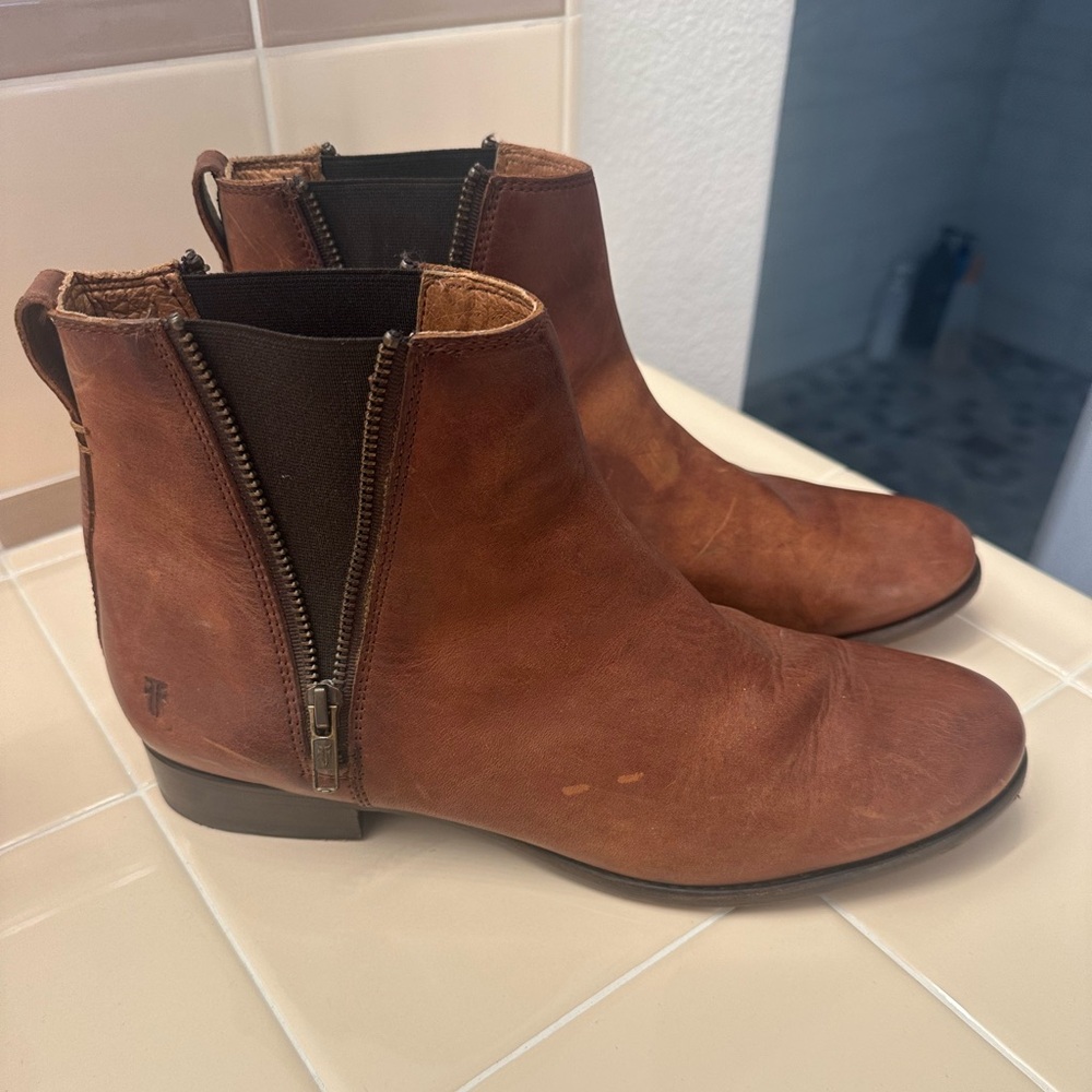 Frye Carly Boots. Very good condition, only worn a handful of times.